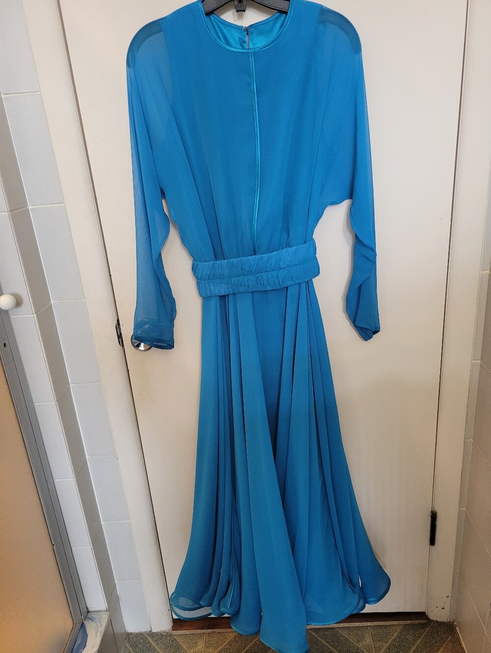 Wayne Clark Elegant Turquoise Maxi Dress with Long Sleeves